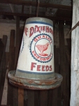 _Dixie_poultry_feeder